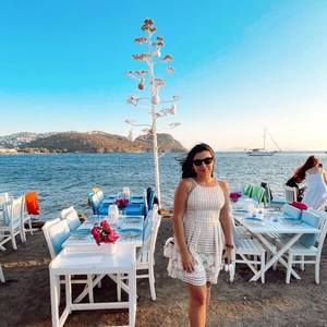 Meet your Posher, Alexandra